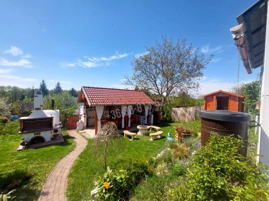 Eladó Üdülő, nyaraló, Tatabánya, 25nm, 22500000 Ft