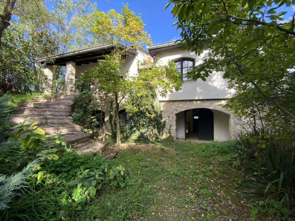 Eladó Családi ház, Kisbér, 280nm, 84500000 Ft