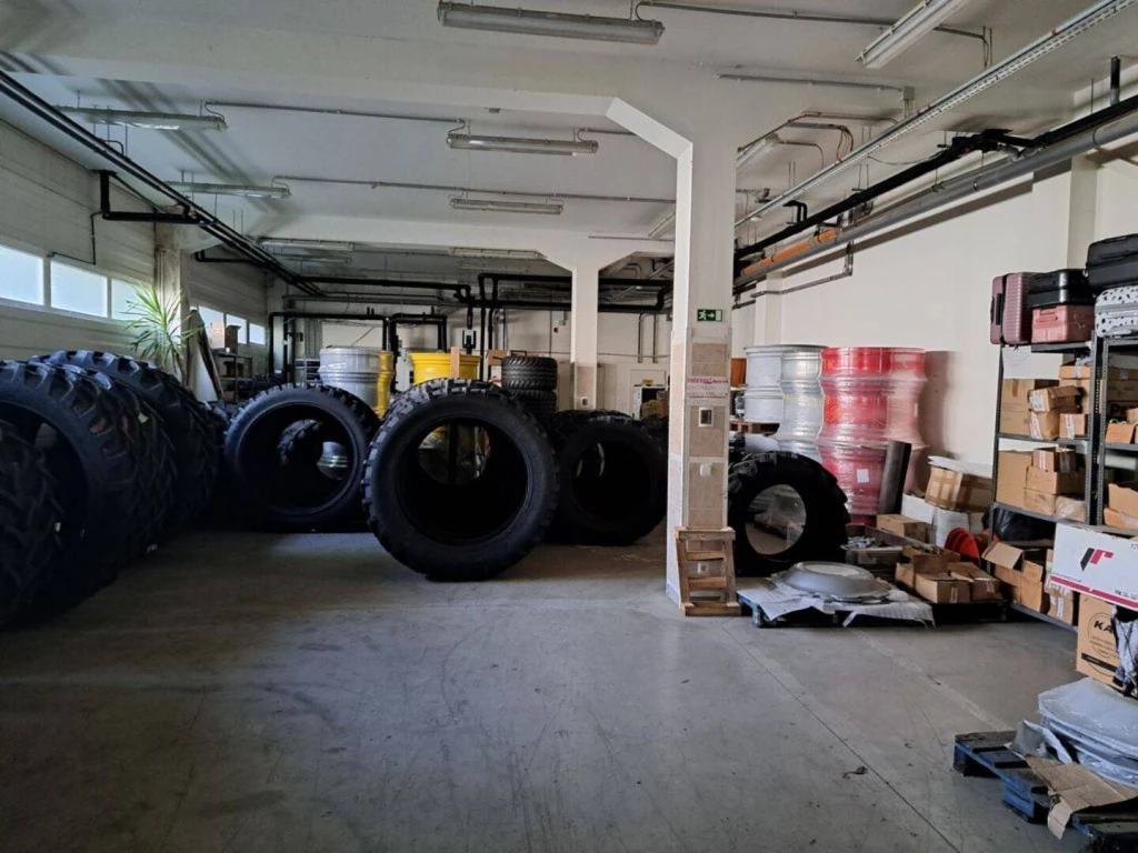 Eladó Gyárépület, Budapest III. kerület, Törökkő, 814nm, 490000000 Ft