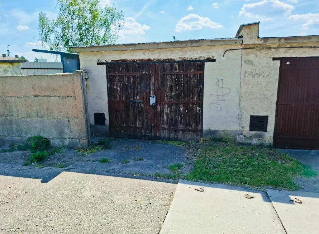 Eladó Garázs, Tatabánya, 23nm, 8590000 Ft
