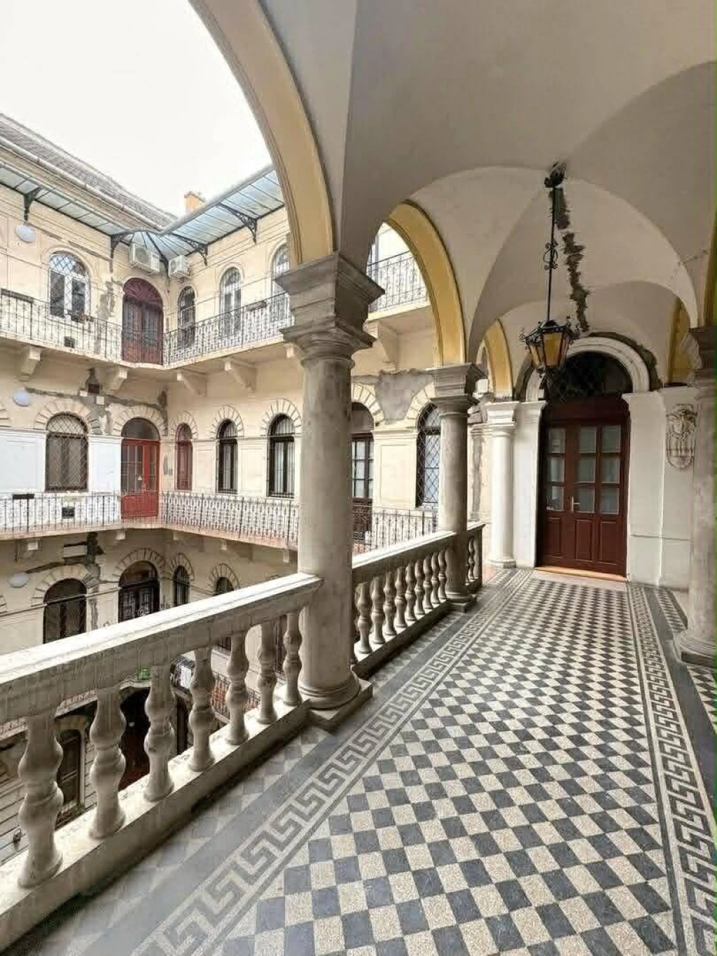 Kiadó Téglalakás, Budapest VI. kerület, Terézváros (Nagykörúton kívül), Bajnok utca, 110nm, 630000 Ft