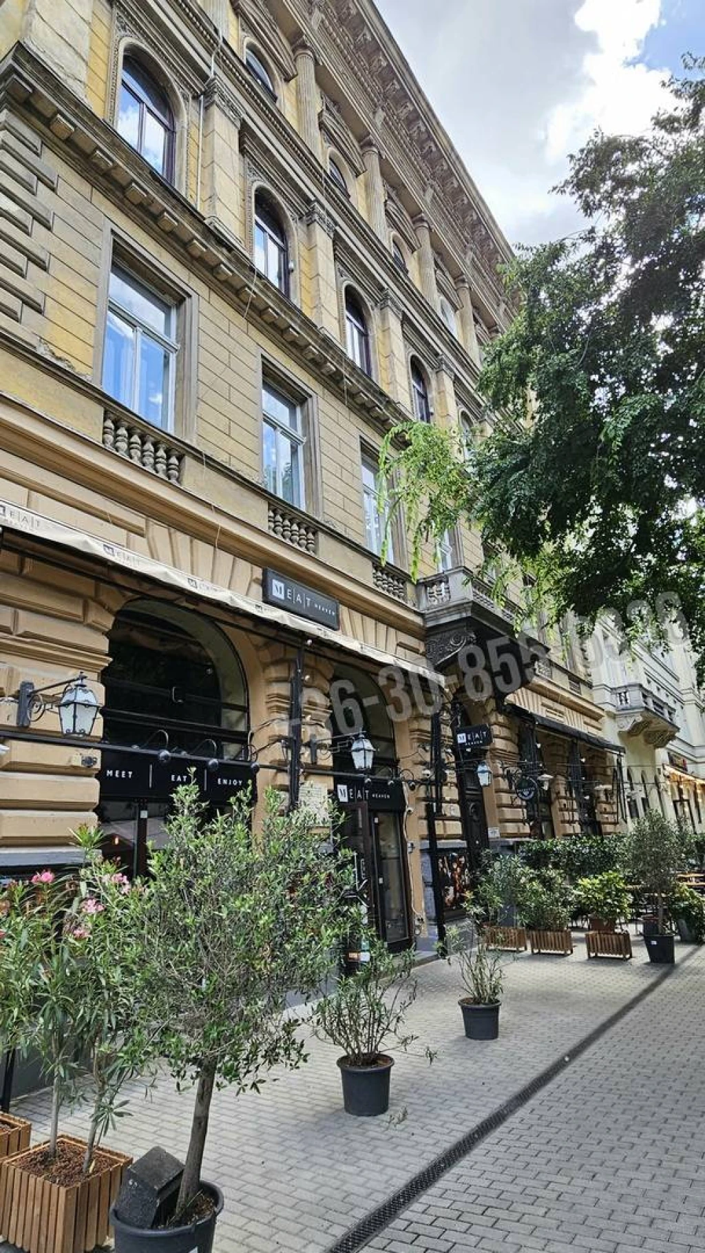 Eladó Téglalakás, Budapest VI. kerület, Terézváros (Nagykörúton belül), Liszt Ferenc tér, 63nm, 75000000 Ft