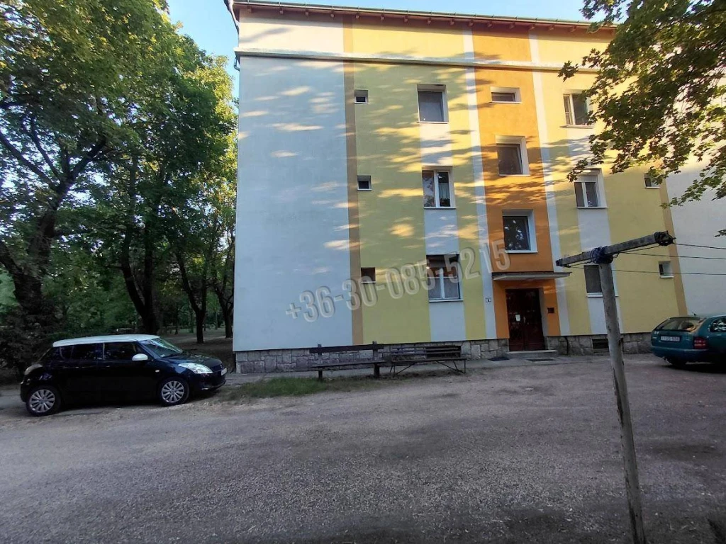 c3-1-name c2-19-name, Komárom, Nincs megadva