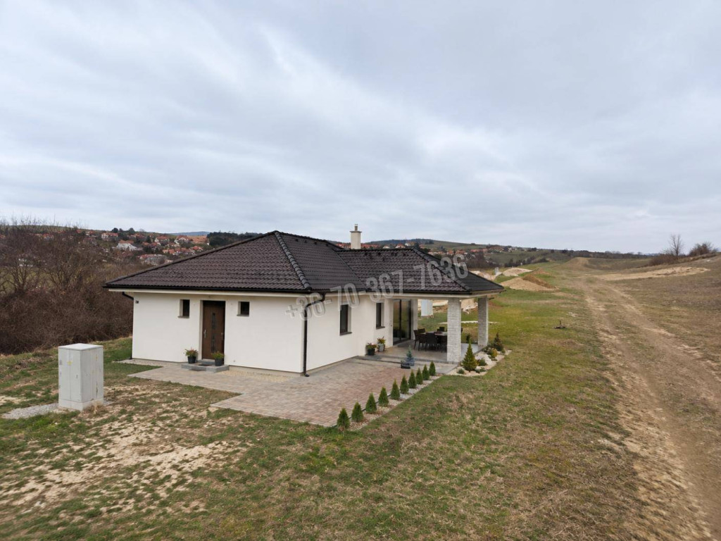 Ház- házrész · 4 hálószoba · 74 m² · 80.220.000 Ft