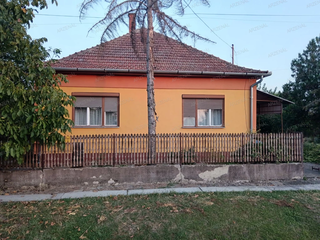 Eladó családi ház, Komádi
