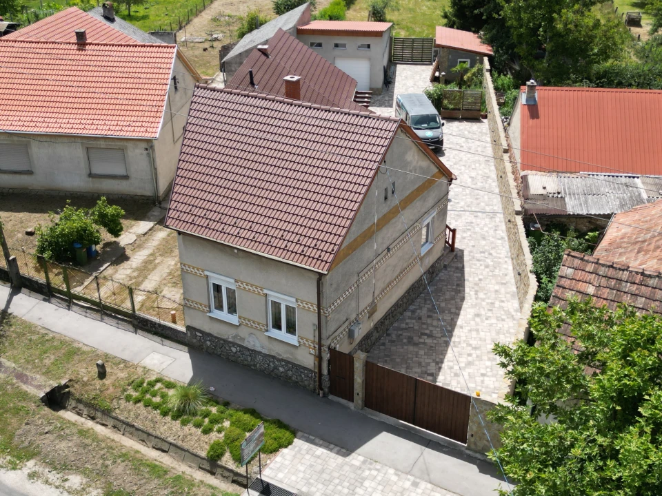 Eladó családi ház, Kaposvár, Pécsi utca