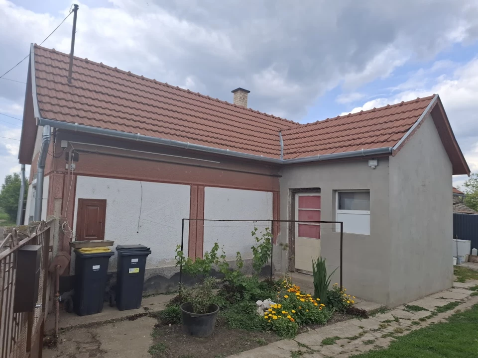 Eladó családi ház, Hajdúszovát