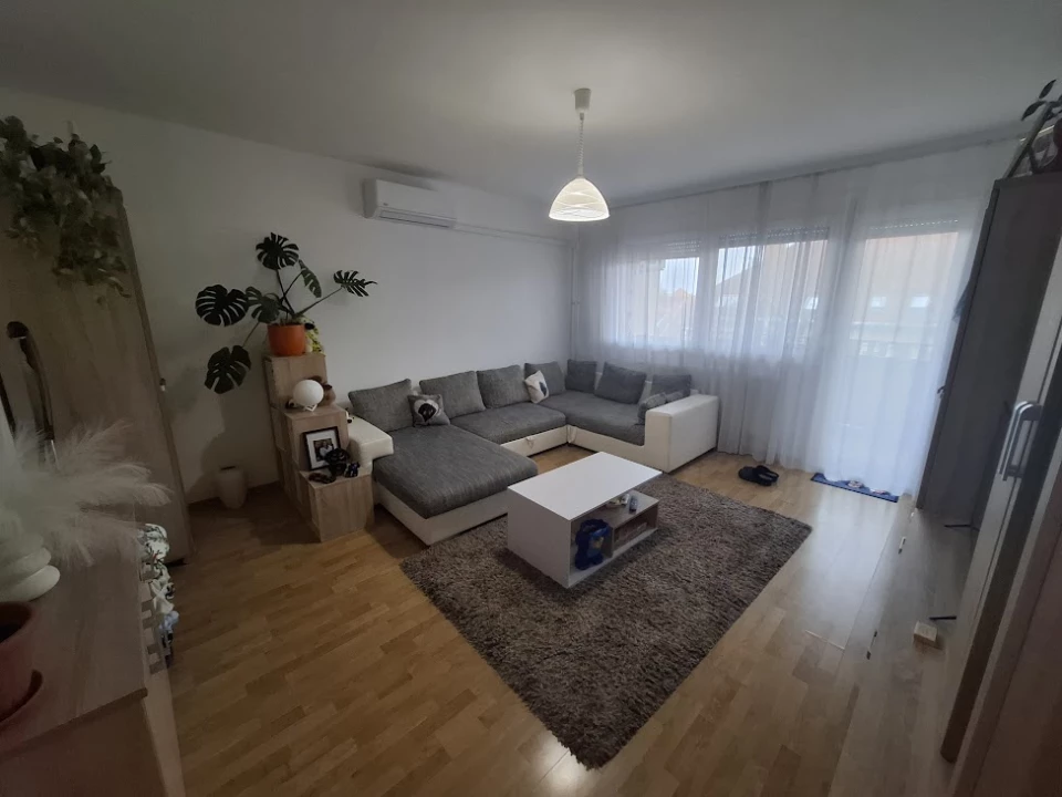 Eladó panellakás, Balmazújváros