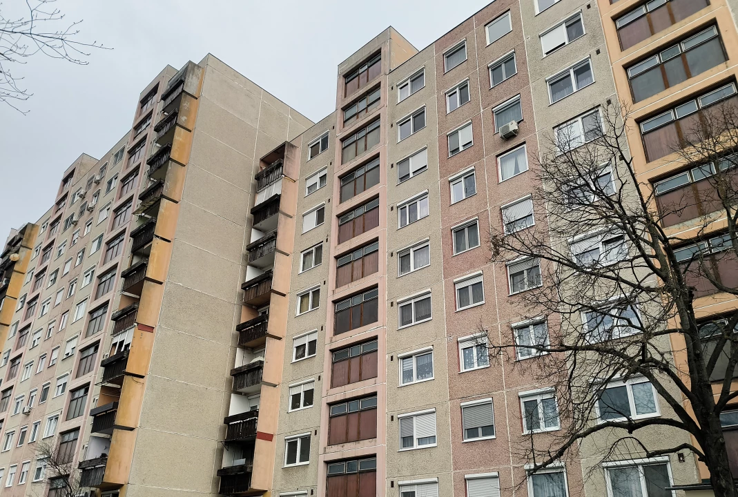 Eladó panellakás, Debrecen