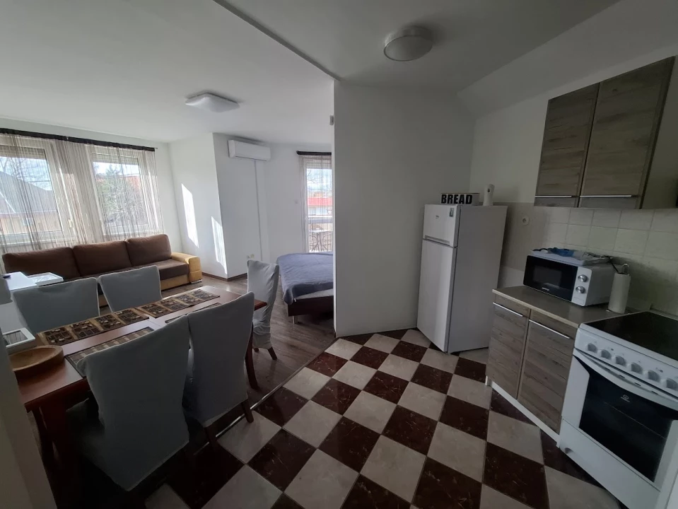 Eladó téglalakás, Hajdúszoboszló