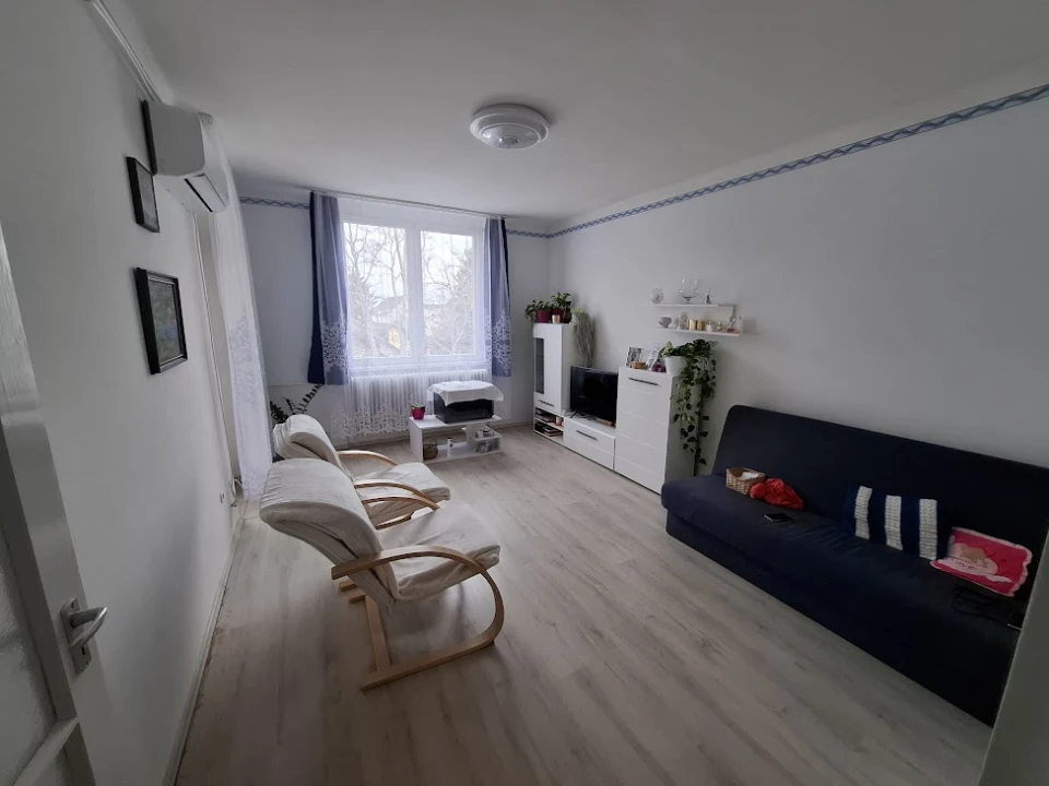 Eladó téglalakás, Hajdúszoboszló