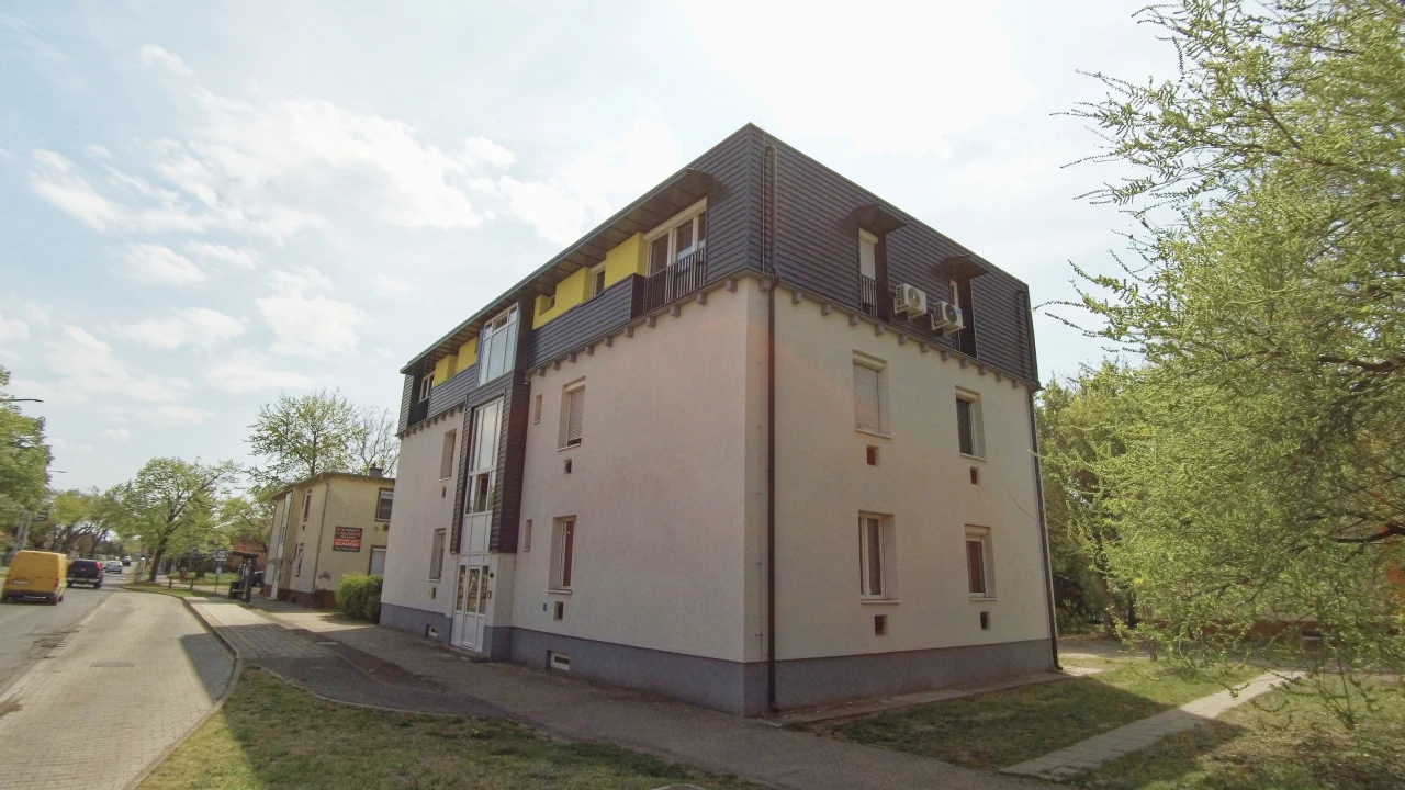 Eladó téglalakás, Debrecen