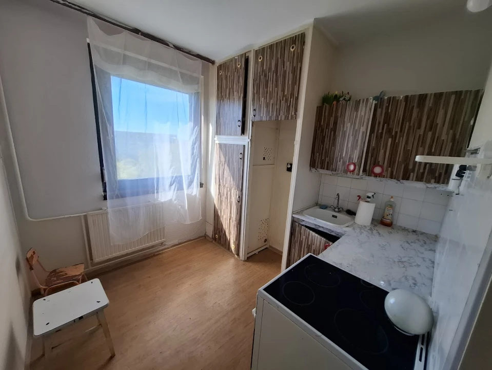 Eladó panellakás, Hajdúszoboszló