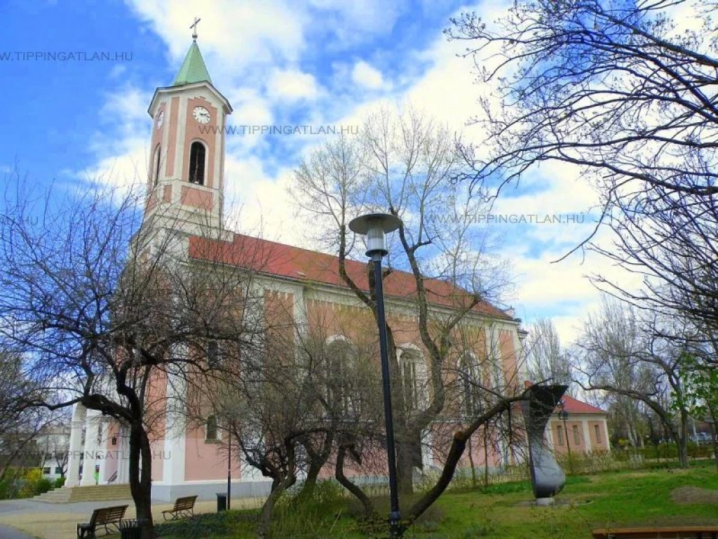 KÉNYELMES ÉS FENNTARTHATÓ CSALÁDI HÁZ, CSEPEL BELVÁROSÁBAN, A SZENT IMRE TÉRNÉL!