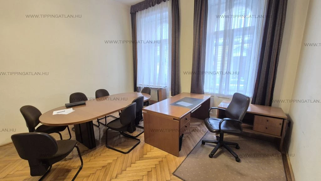 For sale brick flat, Budapest VI. kerület, Terézváros Nagykörúton kívül, Vörösmarty utca