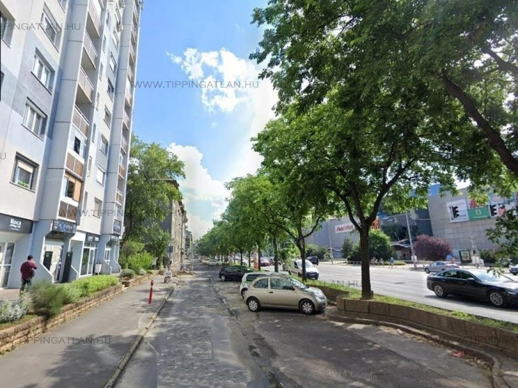 HEGYEKRE PANORÁMÁS, NAPFÉNYES, MÁSFÉL SZOBÁS LAKÁS, A DUNA PLAZA-NÁL!