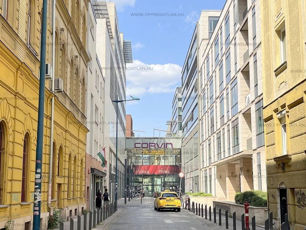 FELÚJÍTOTT KÉTSZOBÁS LAKÁS A CORVIN PLAZA SZOMSZÉDSÁGÁBAN!