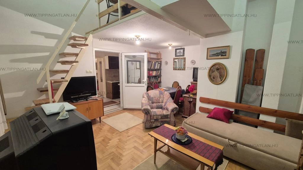 For sale brick flat, Budapest VI. kerület, Nagykörúton belüli terület, Nagymező utca