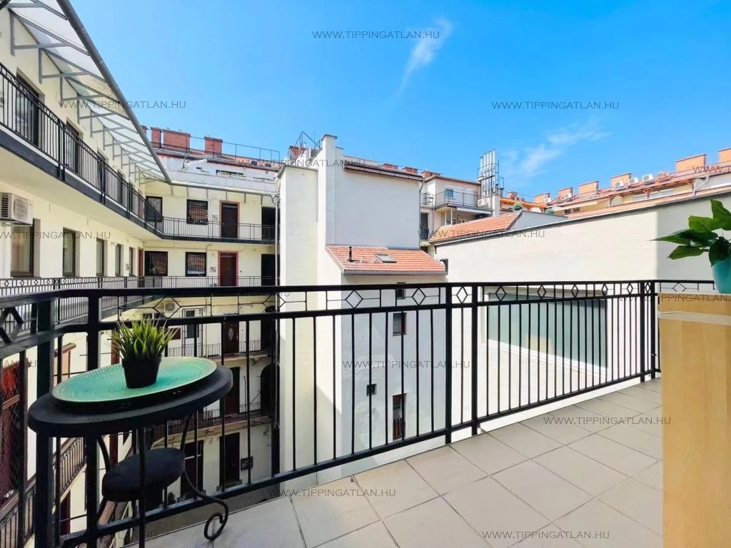 For sale brick flat, Budapest VI. kerület, Terézváros Nagykörúton kívül, Eötvös utca