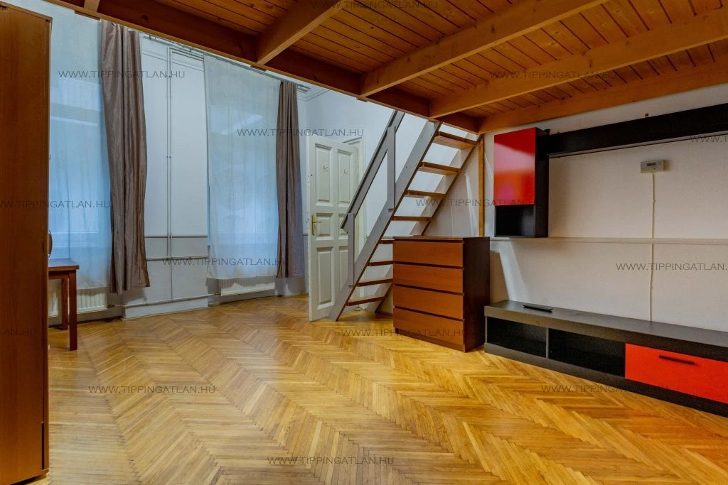 For sale brick flat, Budapest VI. kerület, Terézváros Nagykörúton kívül, Paulay Ede utca