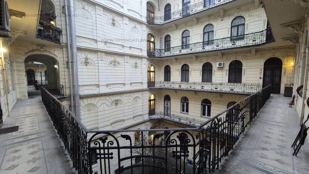 c3-1-name c2-19-name, Budapest VIII. kerület, Palotanegyed, Szentkirályi utca