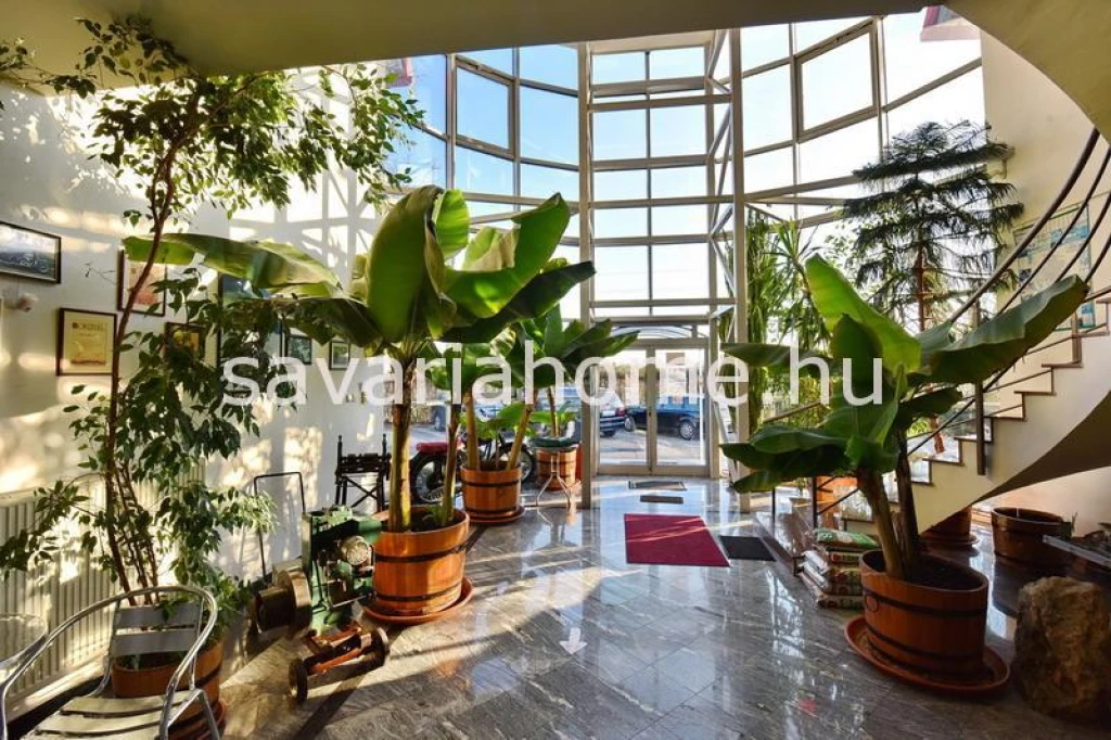 Bővítésre is alkalmas irodahelyiség kiadó