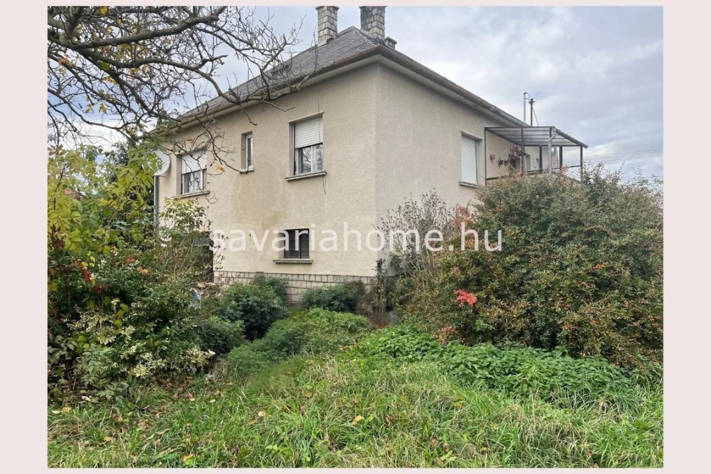 Két szintes, jó szerkezetű családi ház eladó Szombathely, Gyöngyösszőlős városrészen