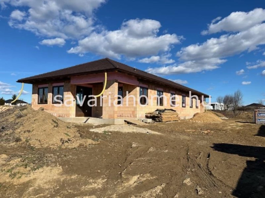 c3-1-name c2-1-name, Szombathely, Olad