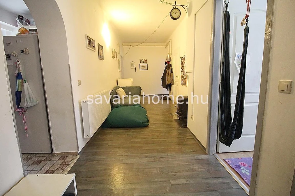 Eladó jó állapotú, tégla építésű, sorbeépítéses családi ház!