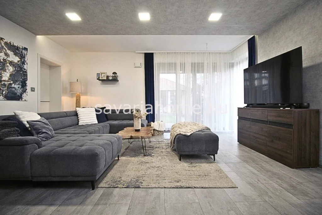 Igényes, designos családi ház eladó Szombathely kedvelt környékén!