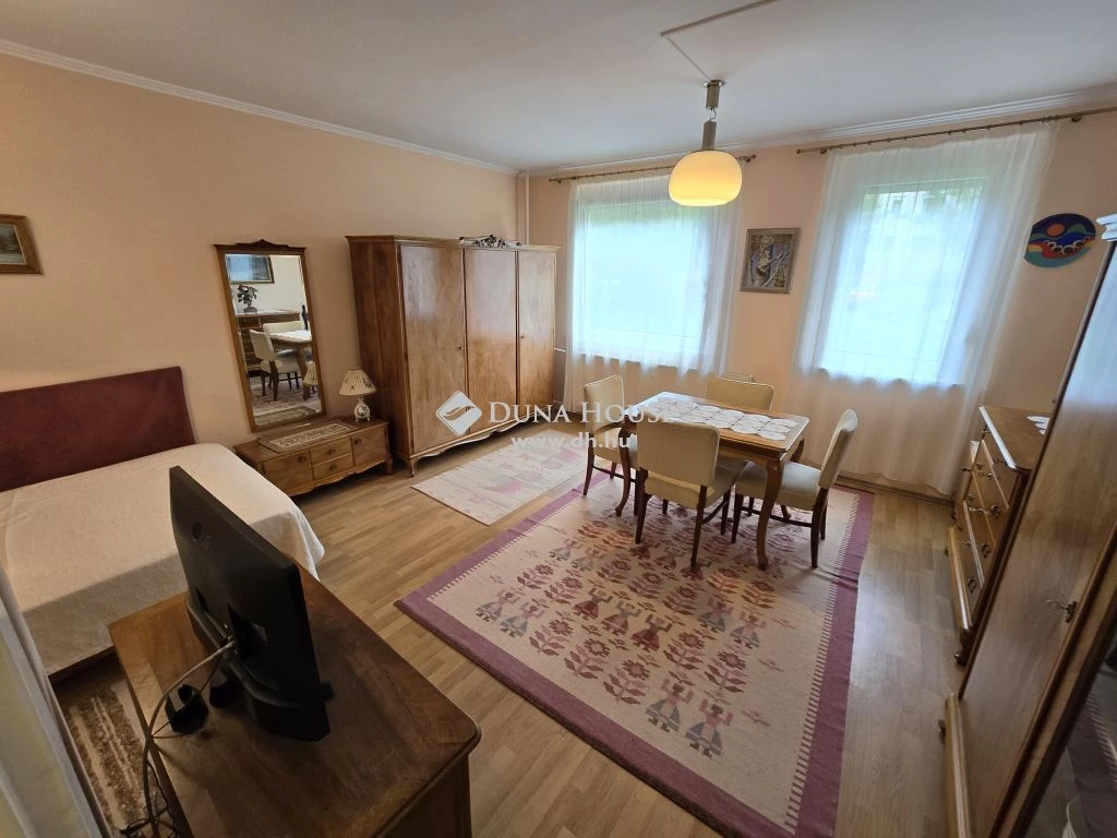 For sale panel flat, Veszprém