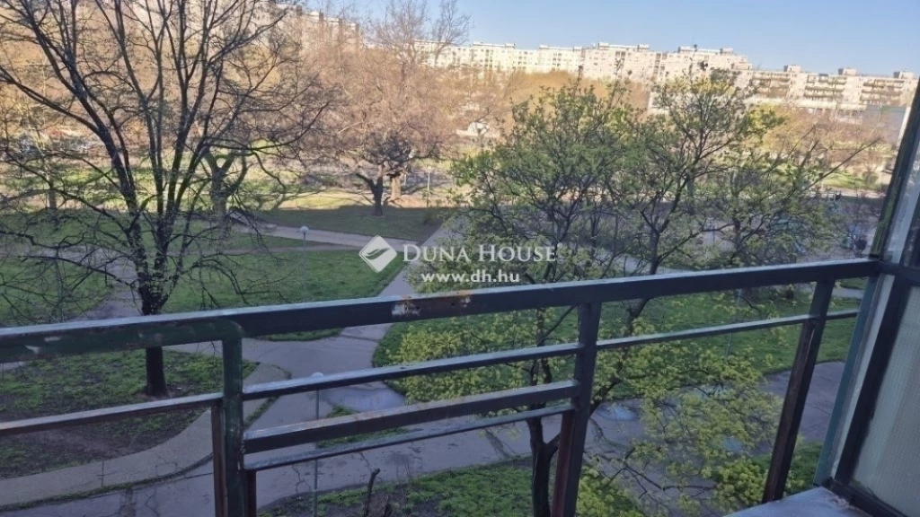 Eladó lakás, Budapest 15. ker.