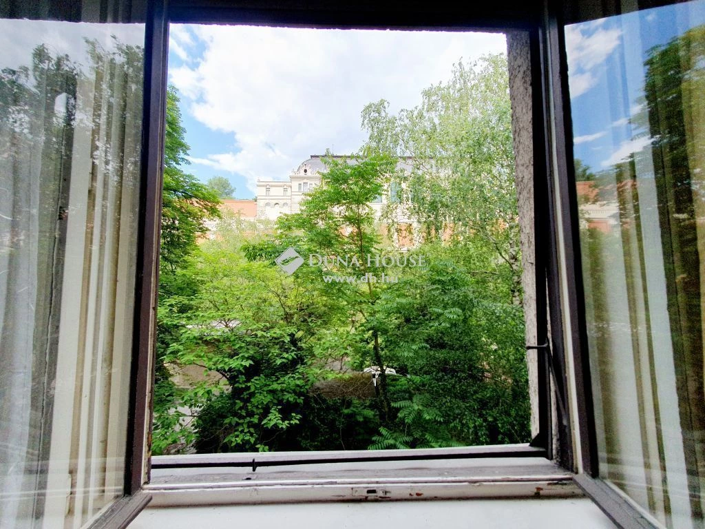 For sale brick flat, Budapest I. kerület