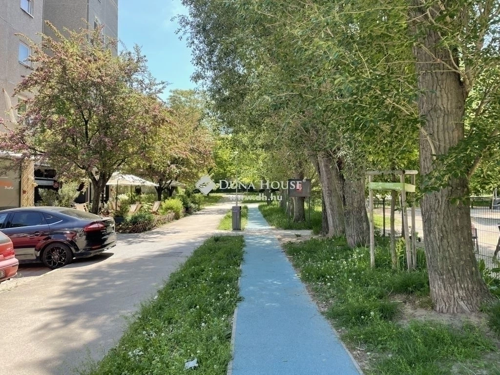 3.ker. NAPFÉNYES, köztes emeleti, 50 m2, JÓ ÁLLAPOTÚ LAKÁS Óbudán!