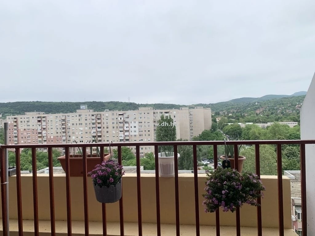 Eladó lakás, Budapest 3. ker.
