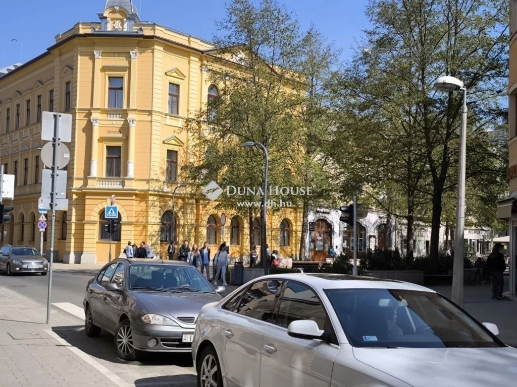 Eladó lakás, Debrecen