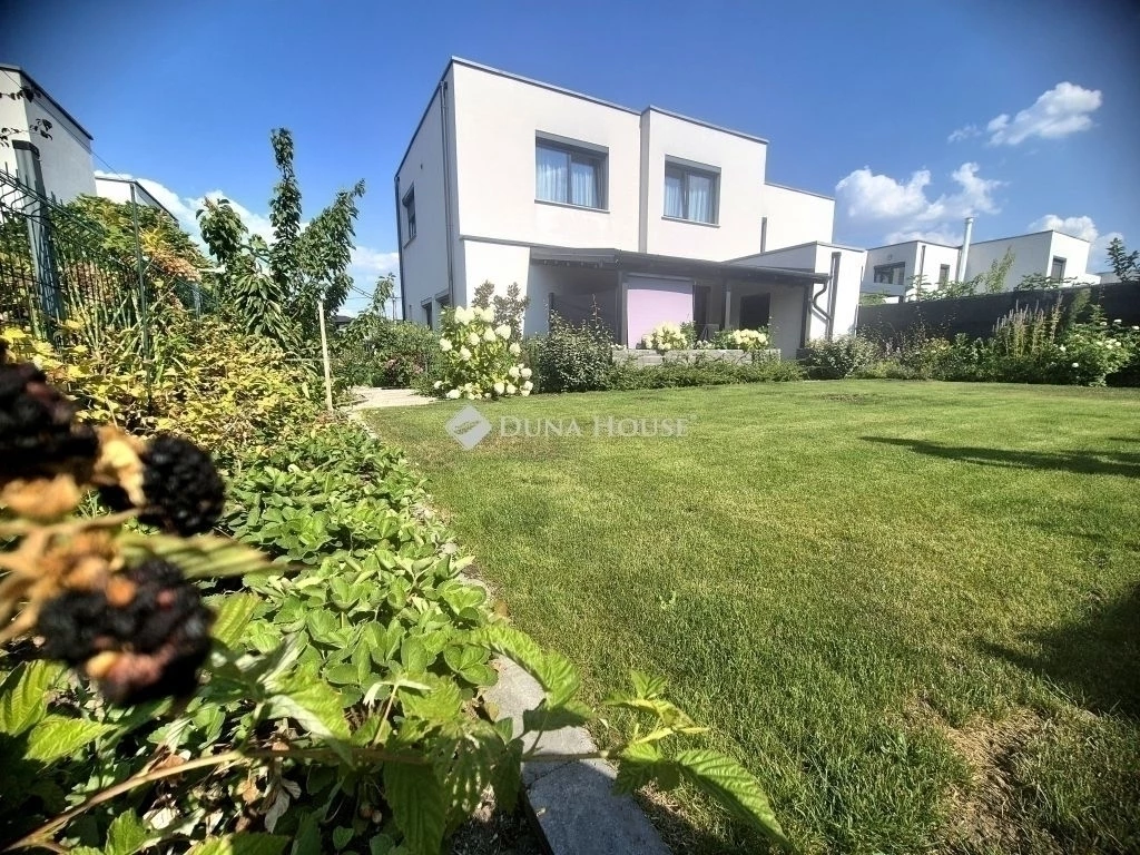 For sale semi-detached house, Budapest XVIII. kerület