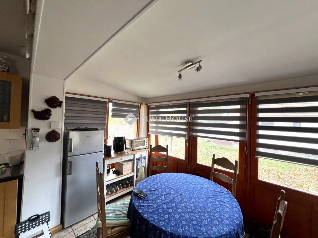 KÍTŰNŐ ÁLLAPOTÚ ház teljes berendezéssel, nagy telekkel