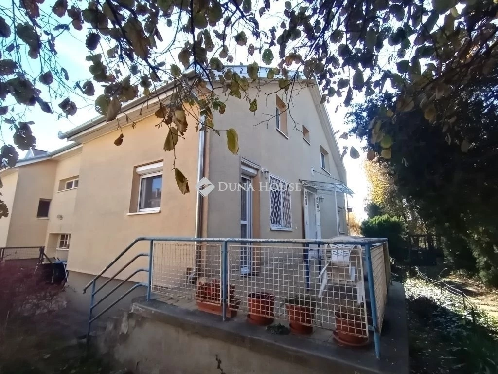 For sale semi-detached house, Budapest XVII. kerület, Pesti út