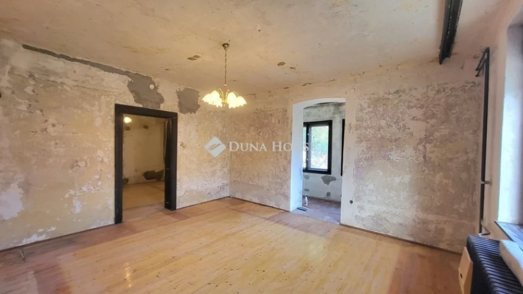 Budakalász Ófalu - 103 m2-es, felújítandó, önálló családi ház eladó!