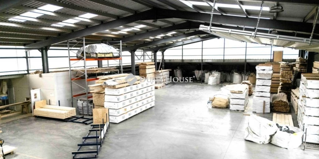 NAGYTARCSÁN CÉGKÖZPONT, TELEPHELY ELADÓ