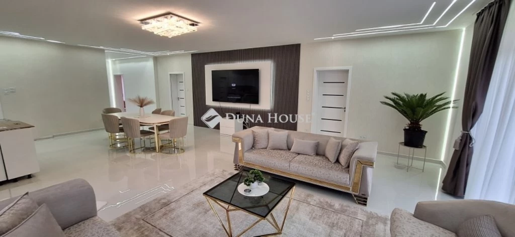 Eladó ház, Budakalász