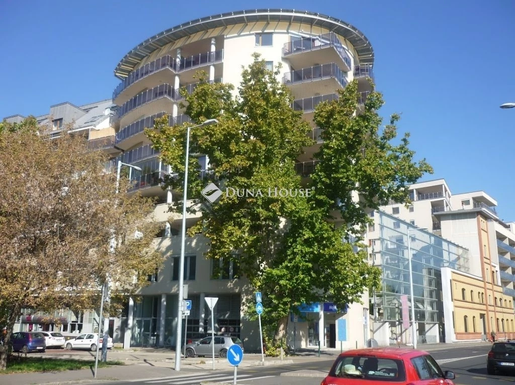 For rent brick flat, Budapest III. kerület