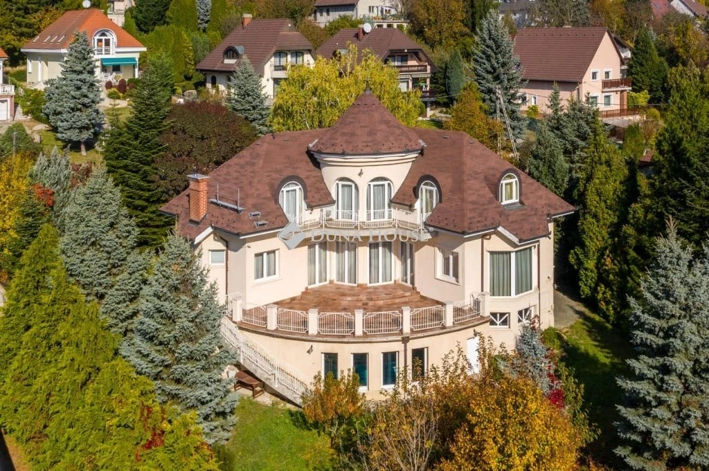 c3-1-name c2-1-name, Budapest II. kerület, Máriaremete