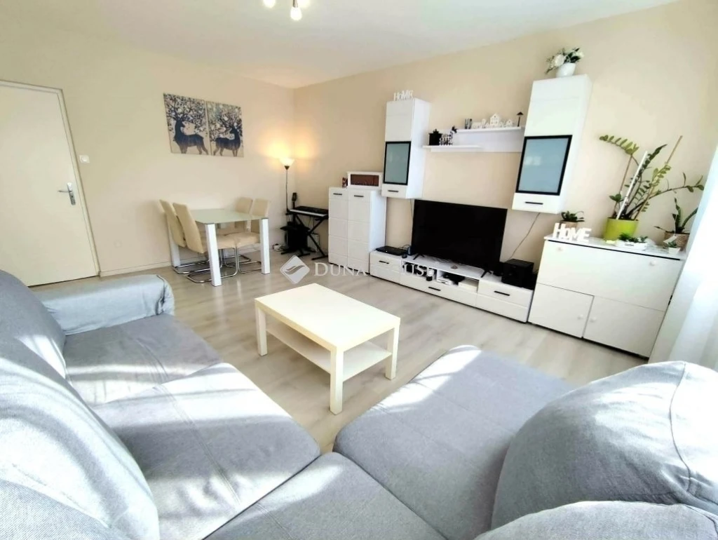 c3-1-name c2-20-name, Budapest XIV. kerület, Ond vezér park