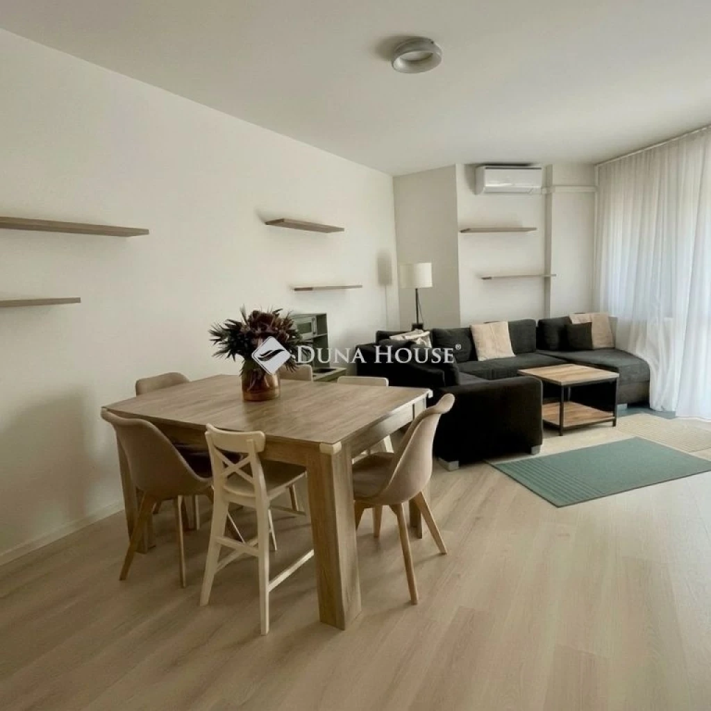 Lakóparki, szép, világos, két erkélyes lakás a XIV., kerületben