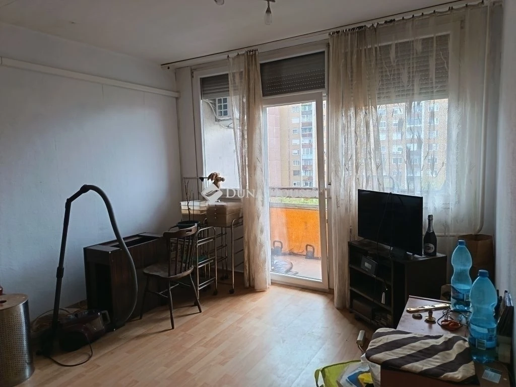 Újpest, Kassai utcai részen, felújítandó 70m2 panel!