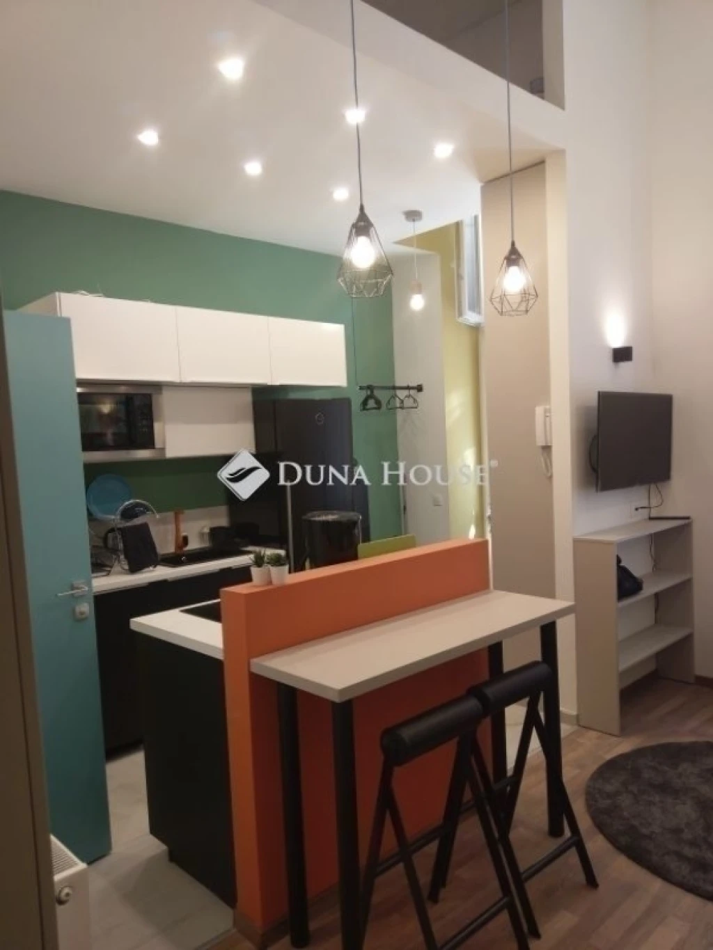 Budapest 6. ker. Designlakás, 61 m²-es (valós ~71 m²) .