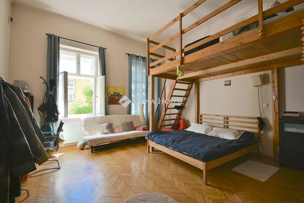c3-1-name c2-19-name, Budapest VIII. kerület, Szentkirályi utca