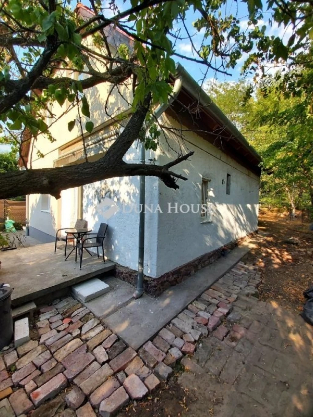 Eladó házrész, Budapest 3. ker. Csillaghegy, 222m2 telekkel!